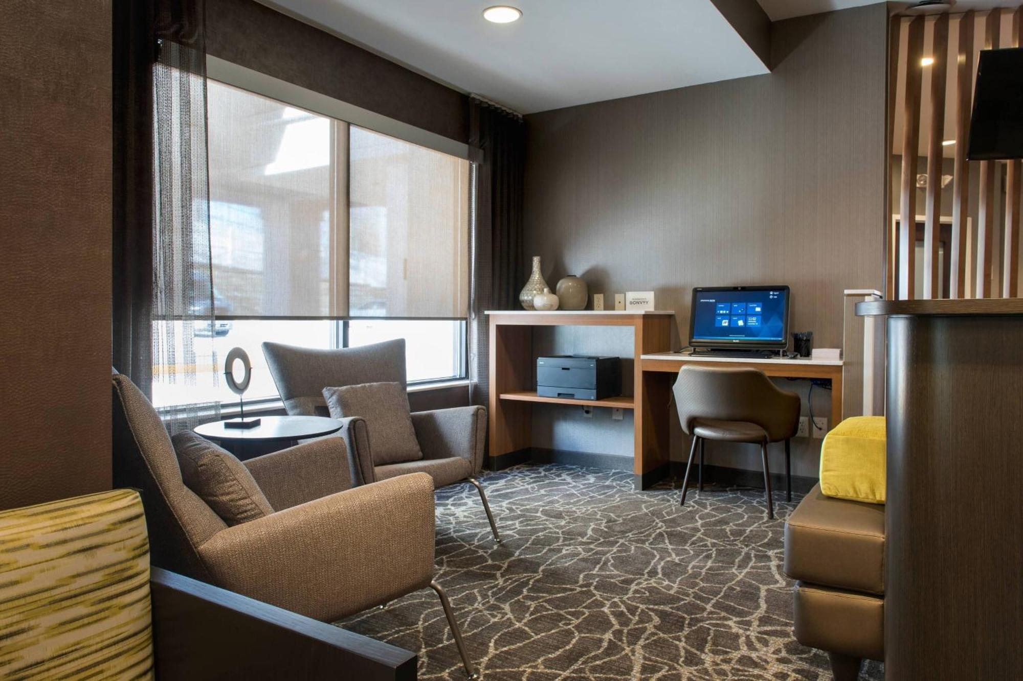 Springhill Suites Данбери Экстерьер фото